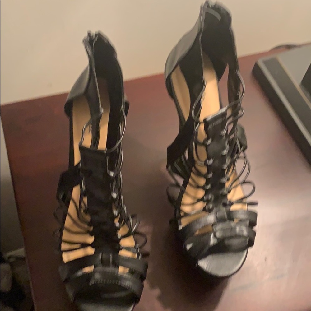 Heels - Picture 4 of 4
